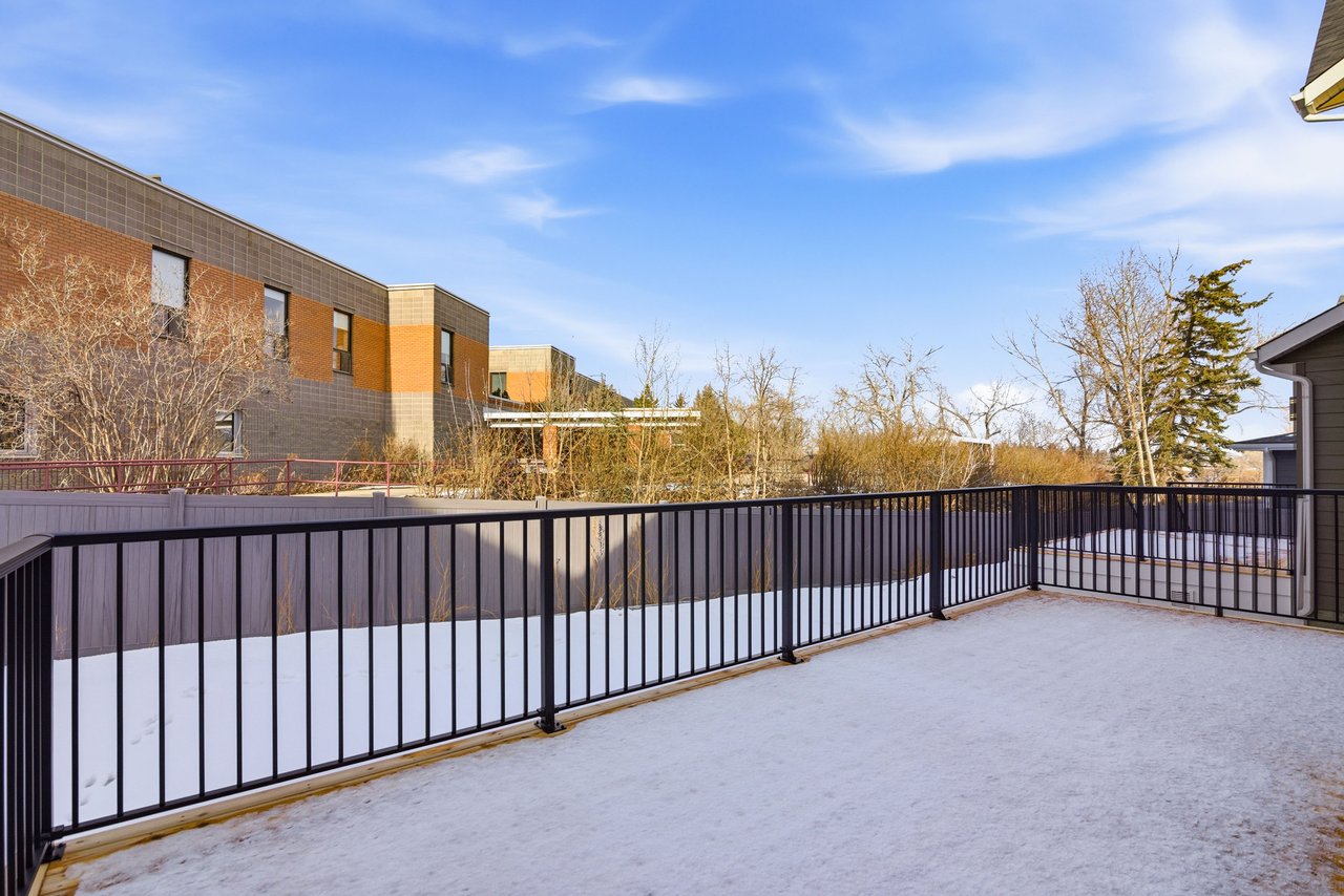 378 Bessborough Drive SW