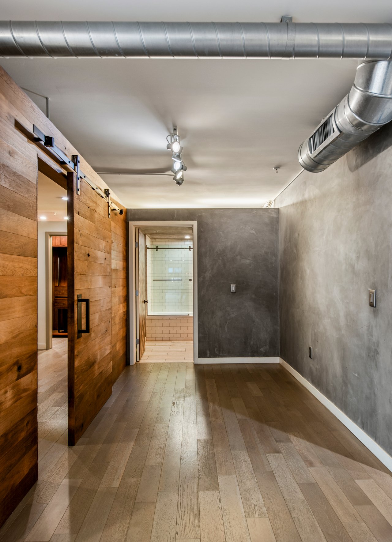 527 Molino St Unit: 202