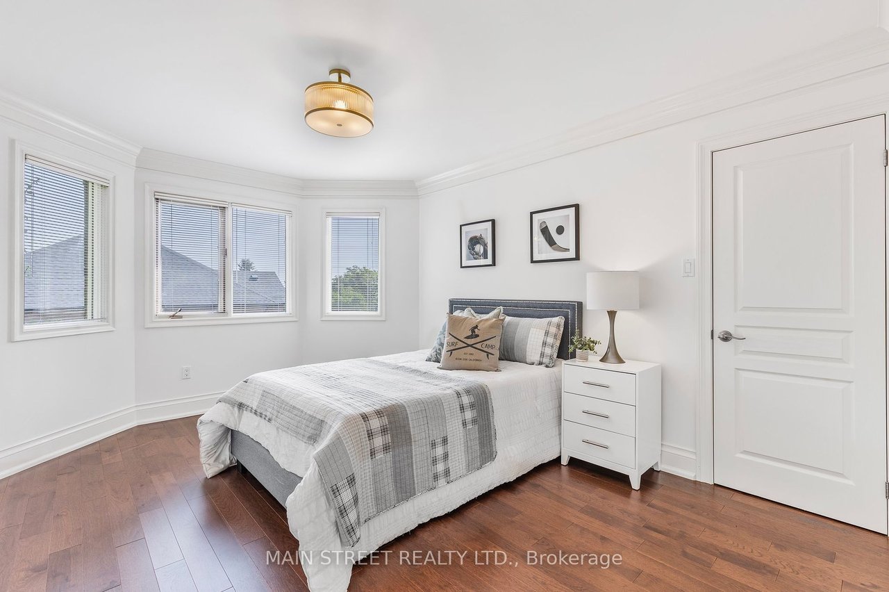 120 Willow Farm Lane, Aurora