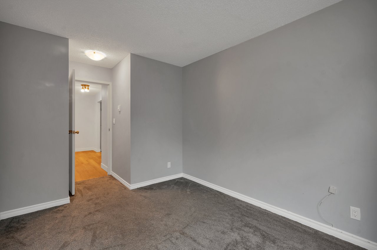 585 Dogwood St S # 201