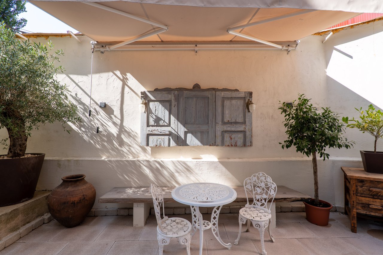 Versatile Loft-Style Living + Office Space in Porto’s Vibrant Art District
