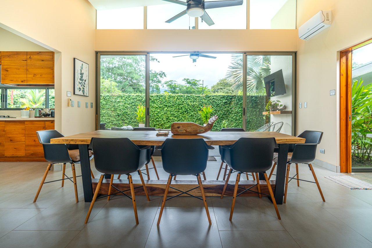 Bali Style Beach House with 2 Bedroom Casita