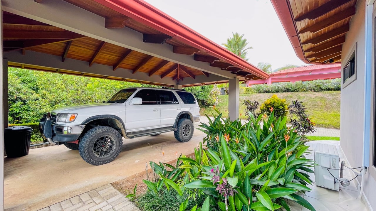 Casa Jean, Window of the Soul 