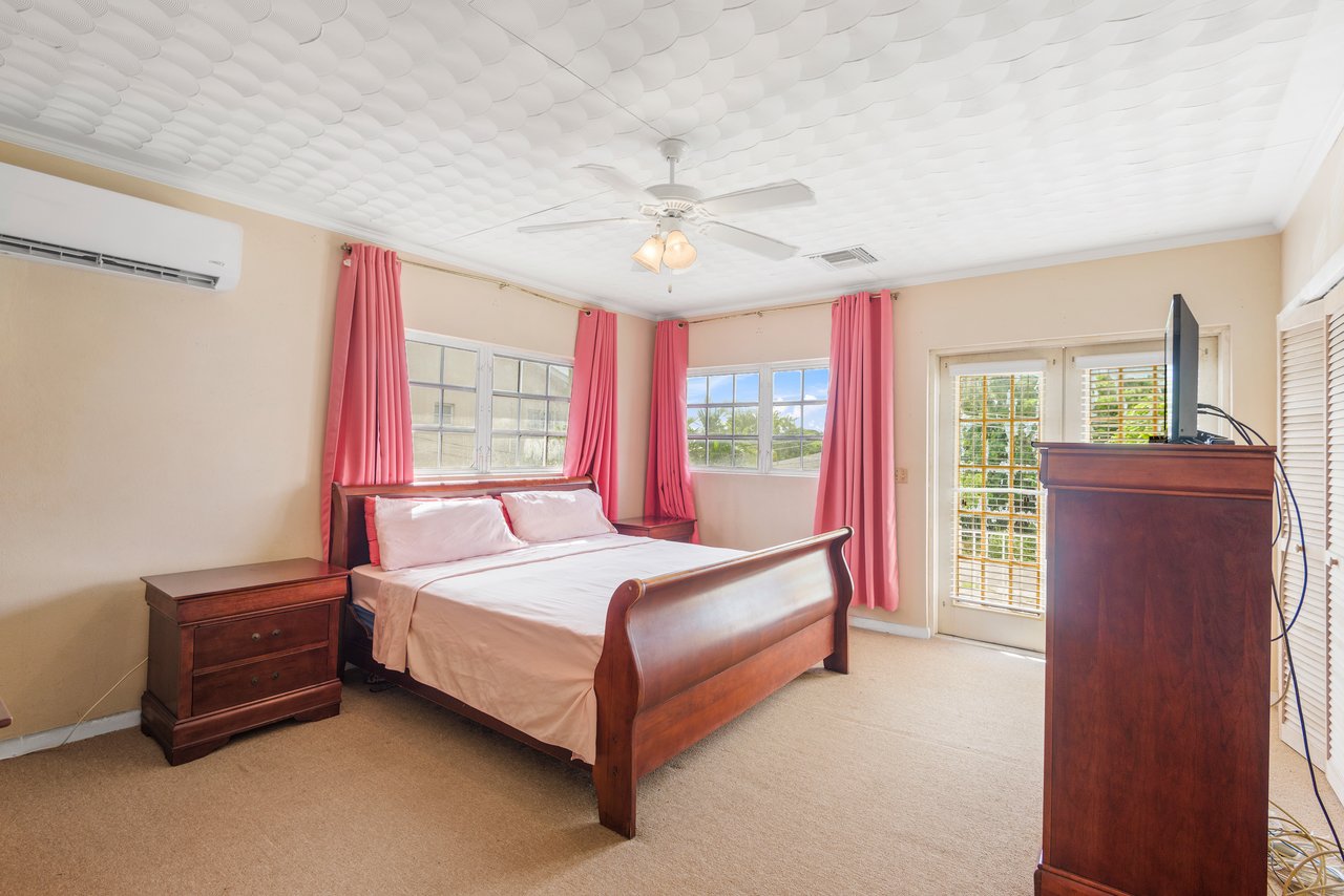 Royal Valley’s Duplex Residence