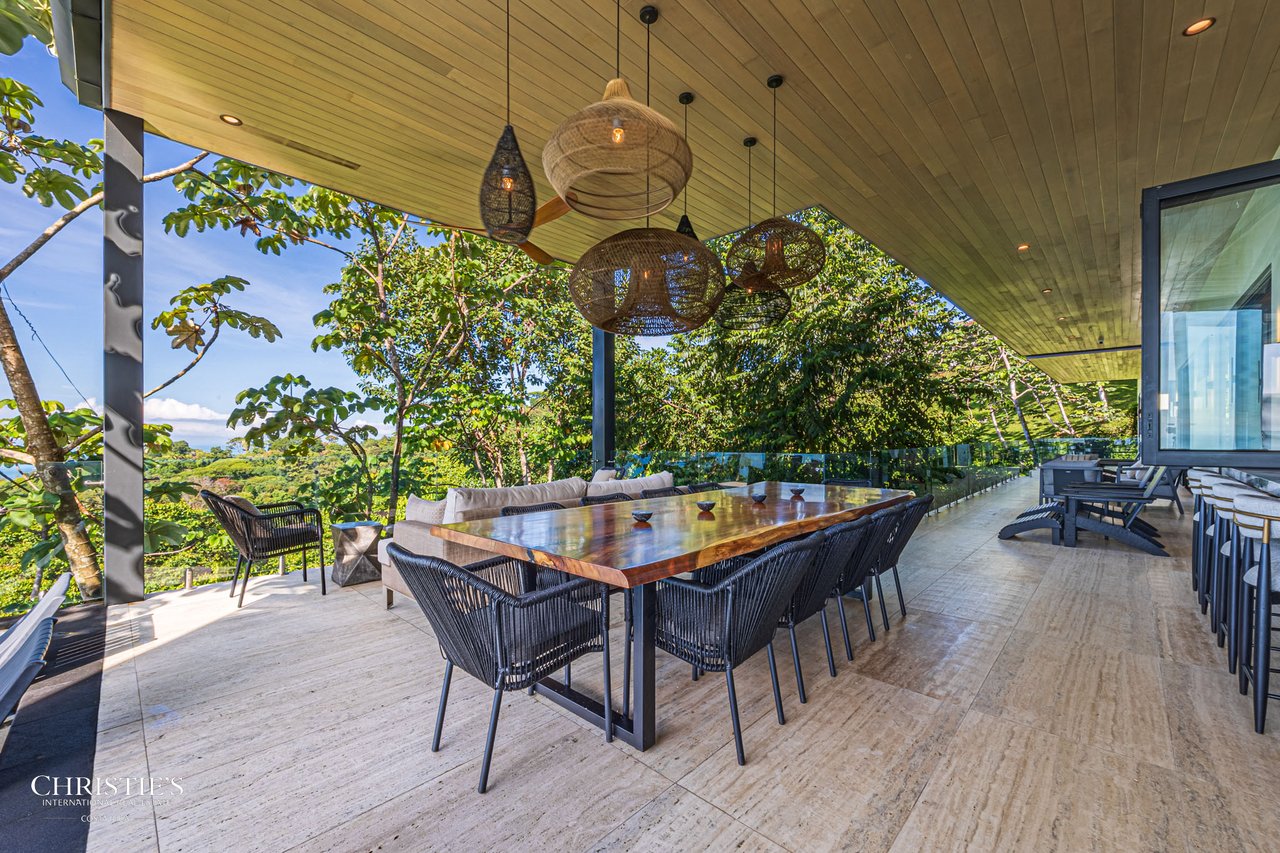 Luxury Estate in Escaleras — 5.5 Acres Majesty of Incredible Ocean Views 