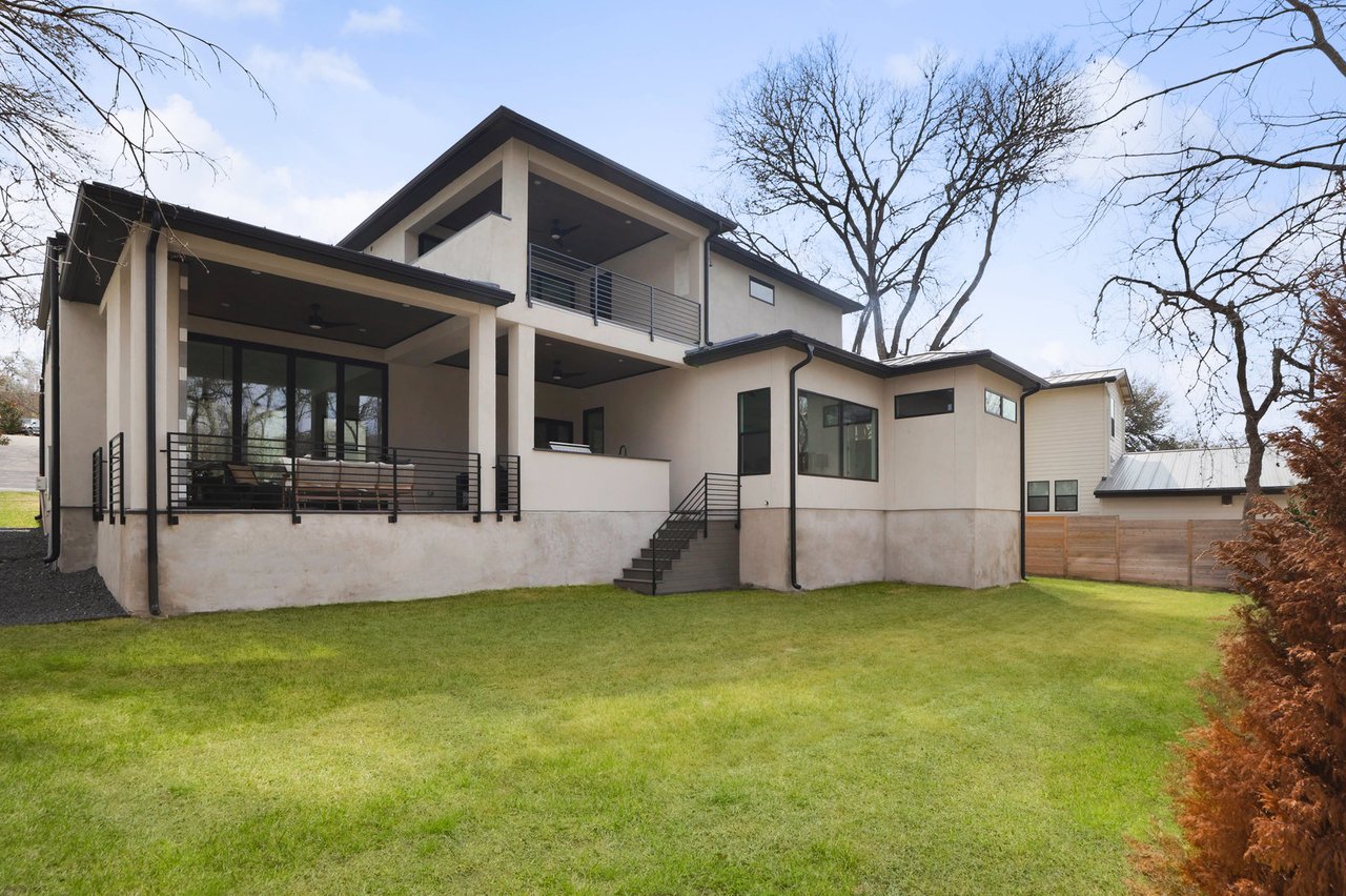 3300 Westhill Dr