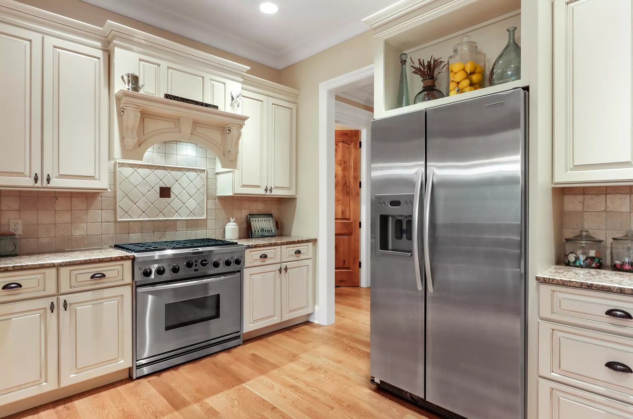 158 Abbey Springs Dr