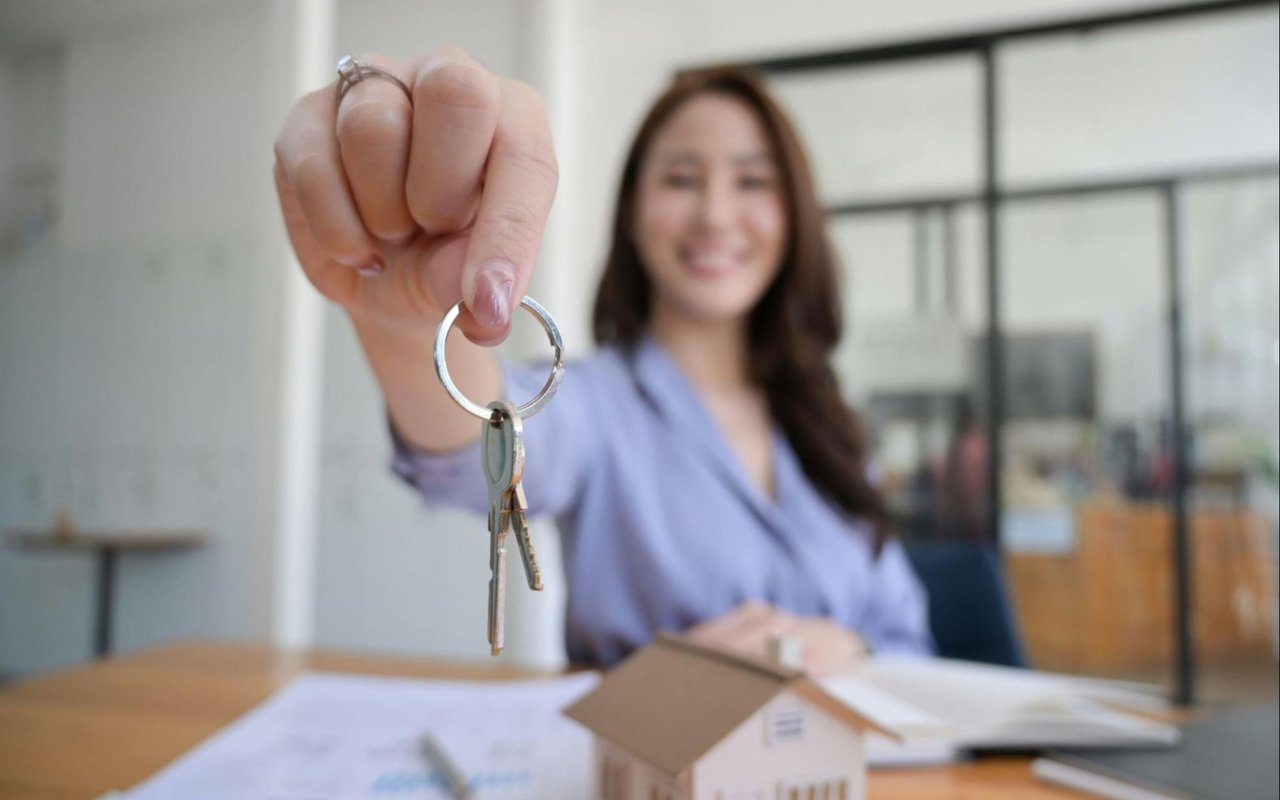 The Role of a Real Estate Agent in Your Home-Buying Journey