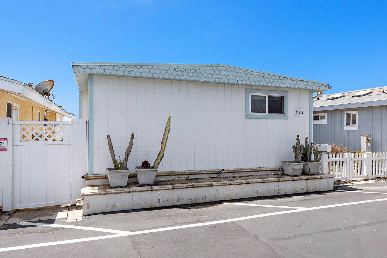 1880 N El Camino Real 2