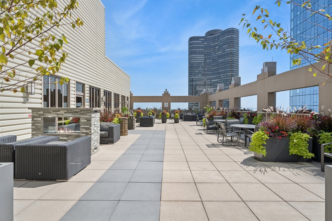 530 N Lake Shore Dr APT 2604, Chicago, IL 60611