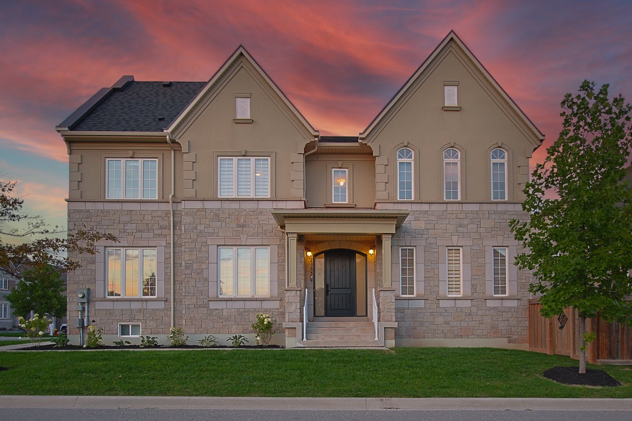 2163 Vineland Crescent, Oakville