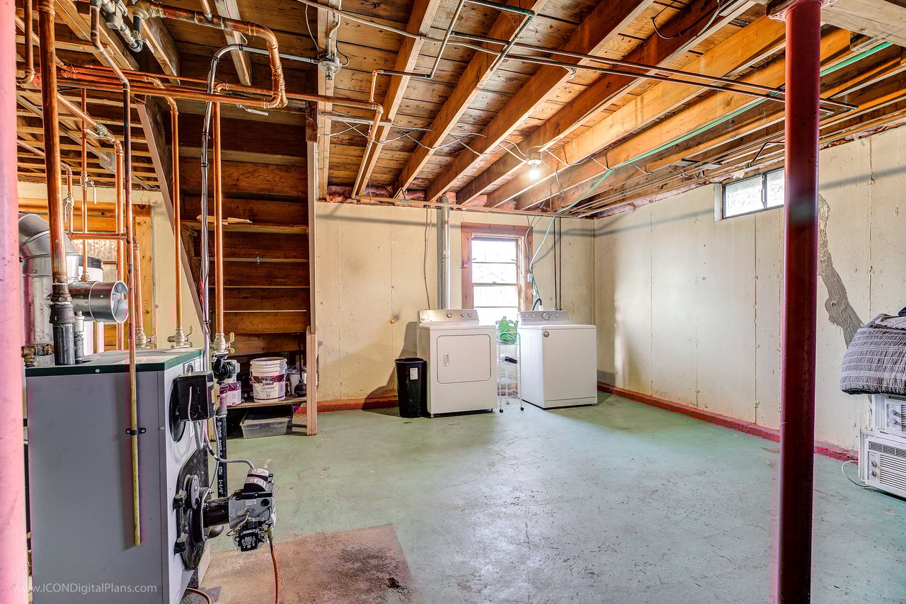 2685 Main Road, Tiverton, RI 02878