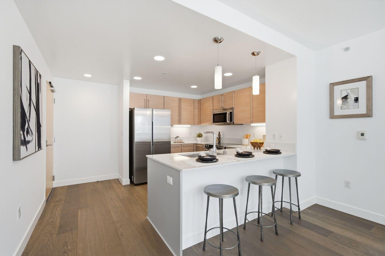 1160 Mission Street # 907