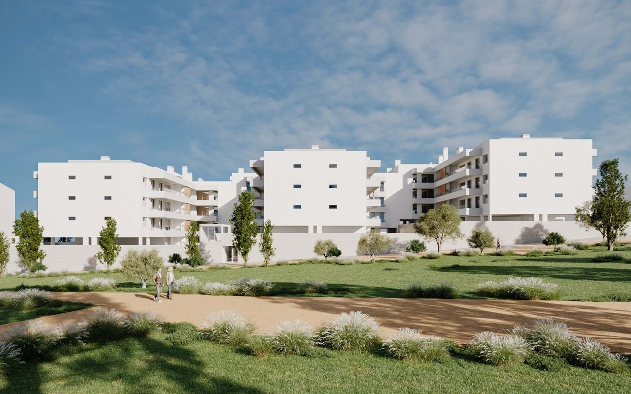 Spacious 3+1-Bedrooms Duplex with 159 m² Terrace and 3-Car Garage in Quiet Camarate Neighborhood