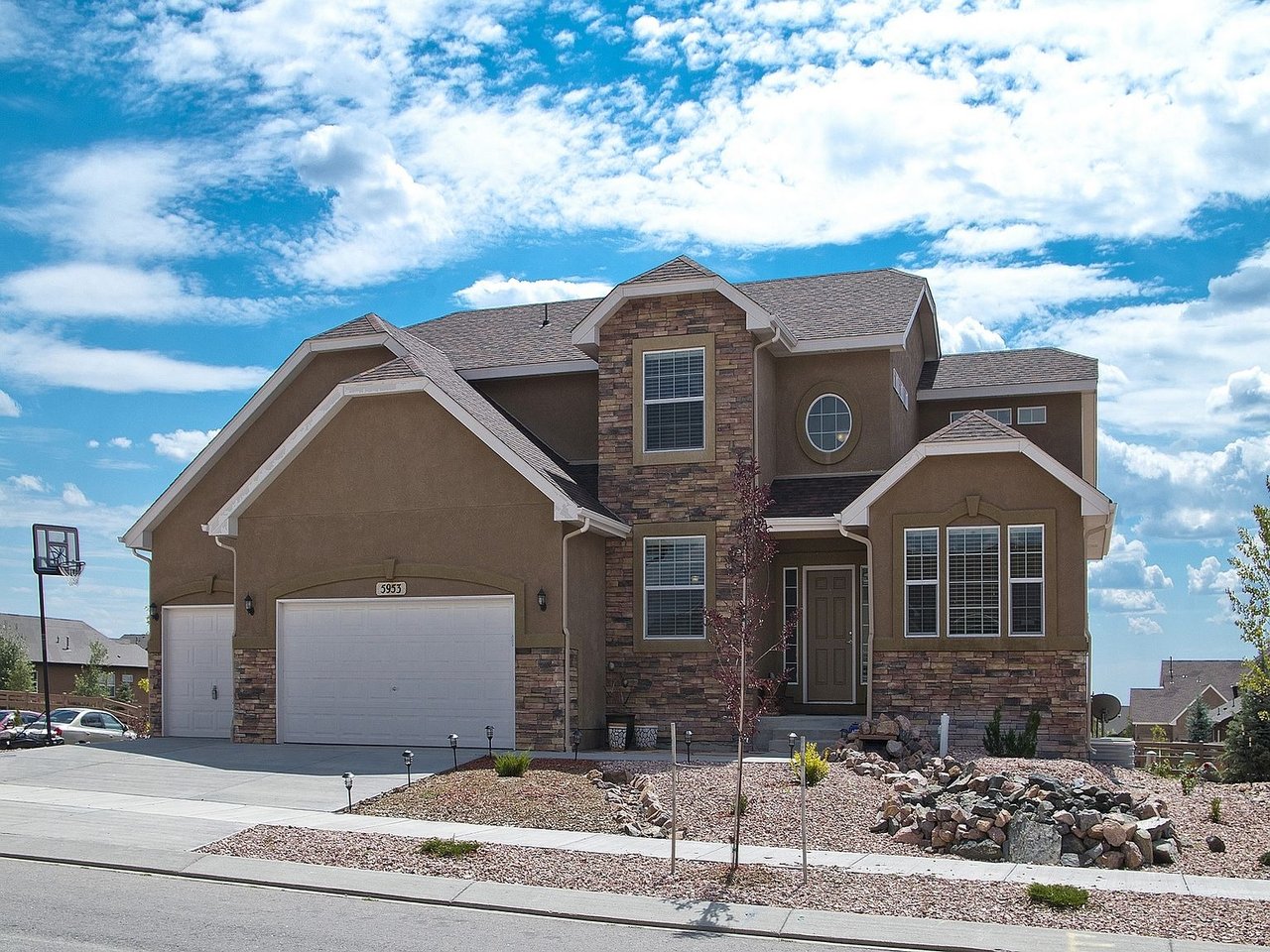 5953 Fergus Dr