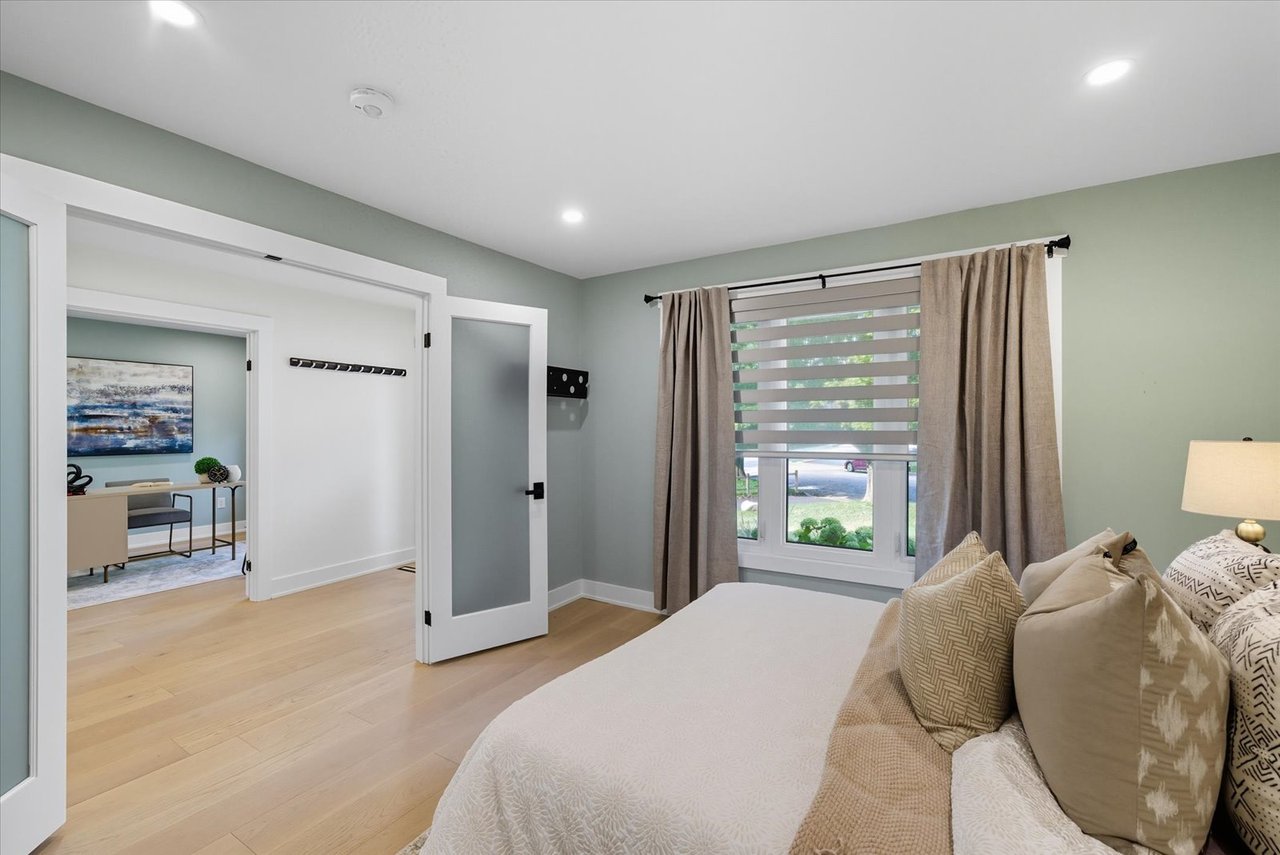 11 Avondale Cres 