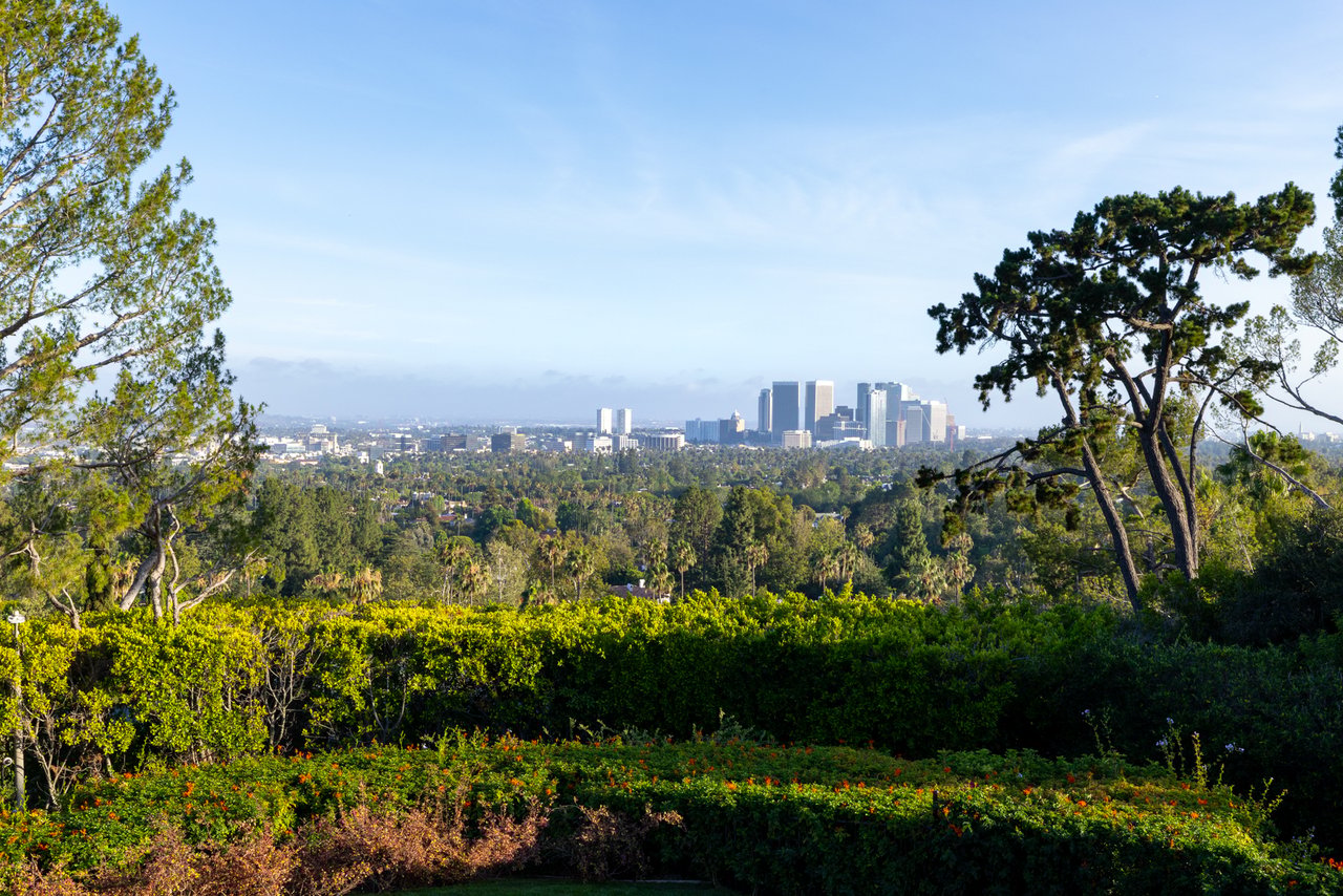 1122 La Altura Rd, Beverly Hills