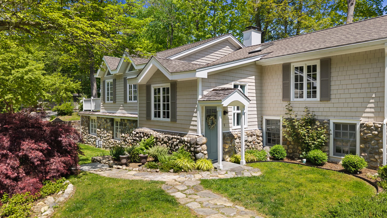 9 Lewis Road