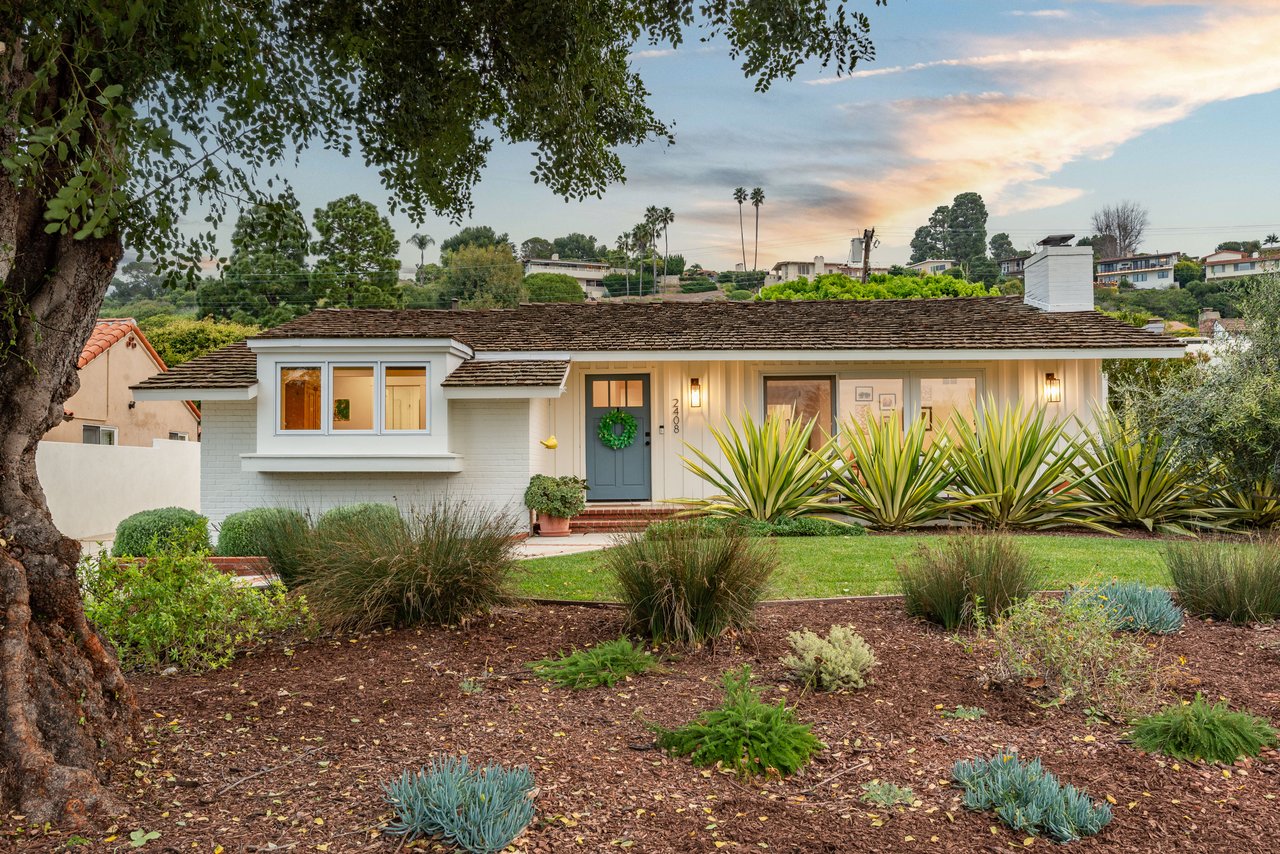 Just Listed: A Thoughtfully Updated One-Level Home on a Premier Lunada Bay Street