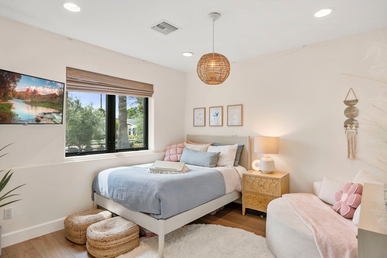6152 E CALLE CAMELIA