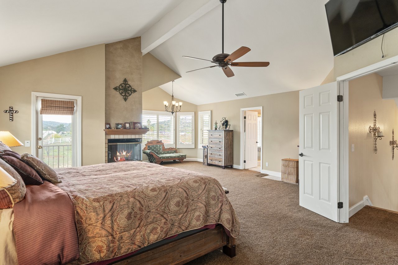 38405 Avenida La Cresta