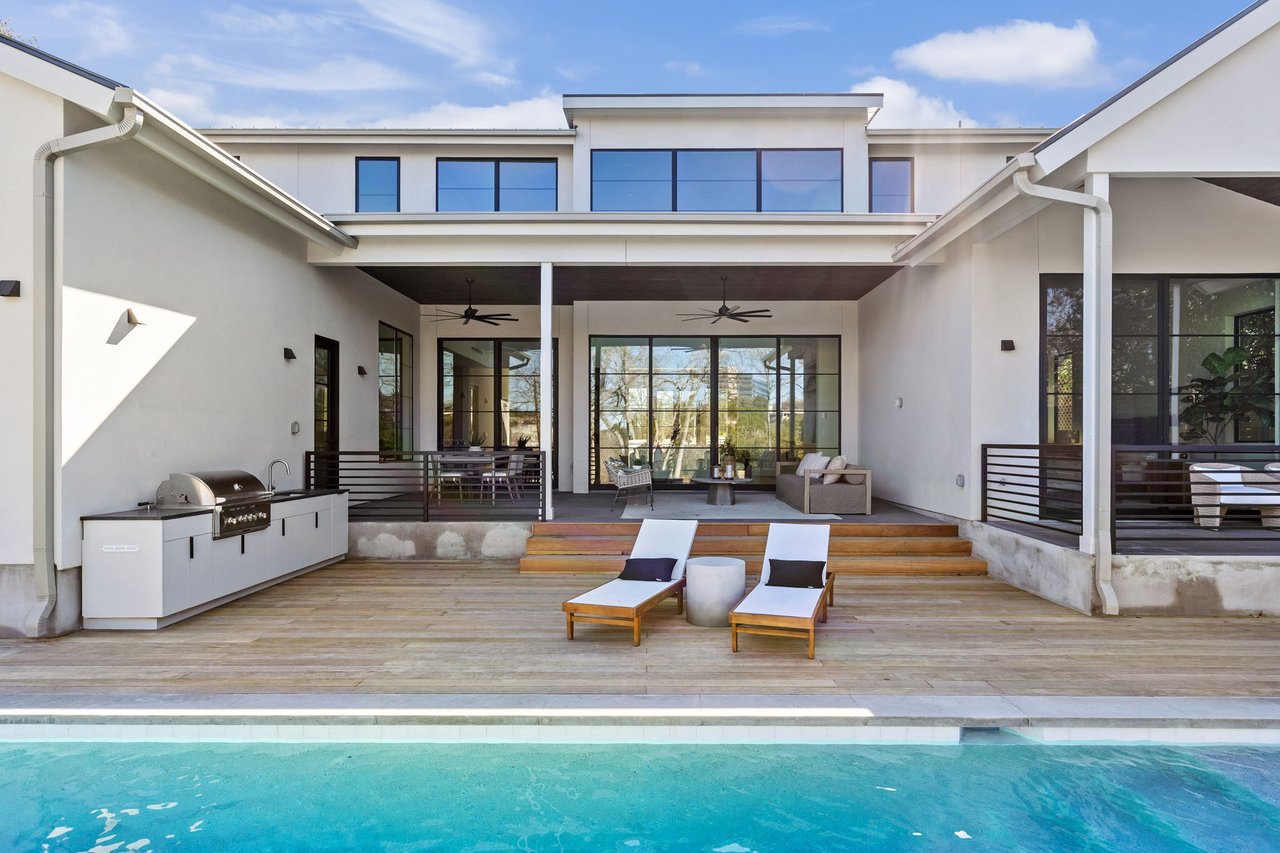 Forest Hills Residence