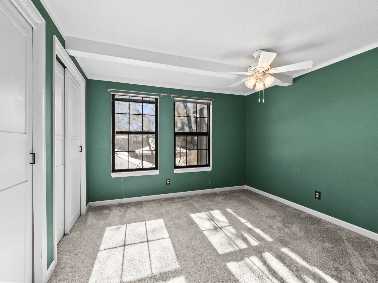 Just Listed: Cozy an Convenient Living in Oak Run