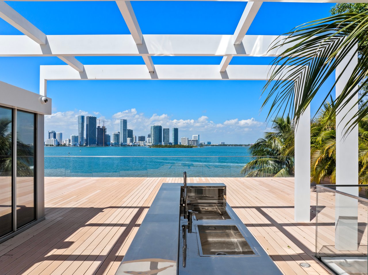 Mansion on N Venetian Way