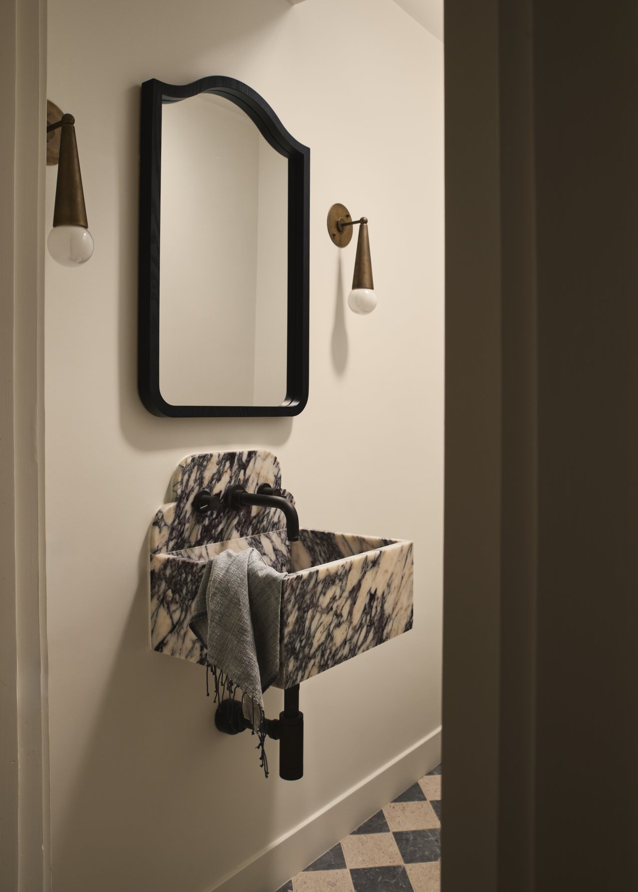 2508 N Vermont Ave, Los Feliz