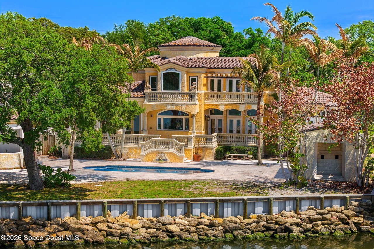 1000 N Riverside Dr