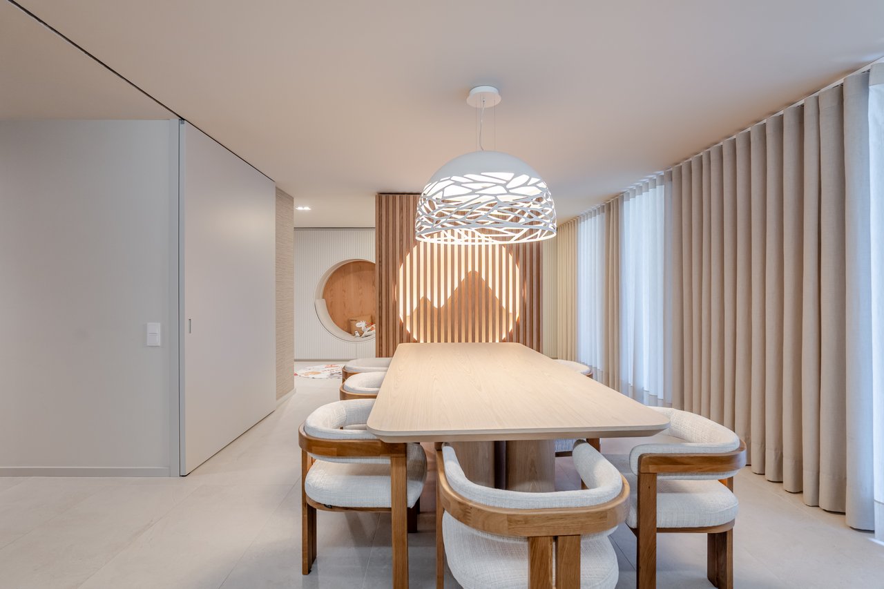 Luxury 4-Bedroom Apartment in Porto