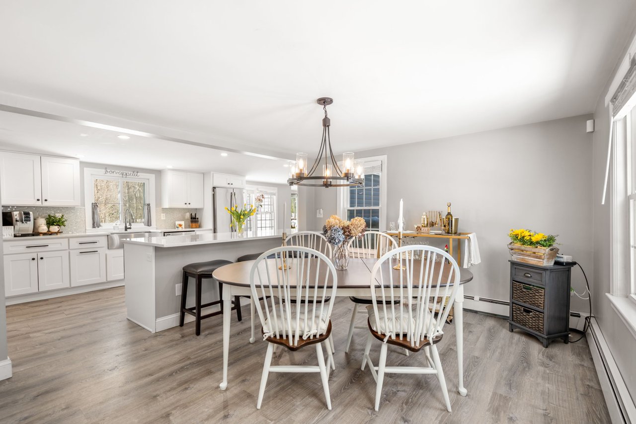 Adorable Farmhouse Right Off Route 3 in Hanover 