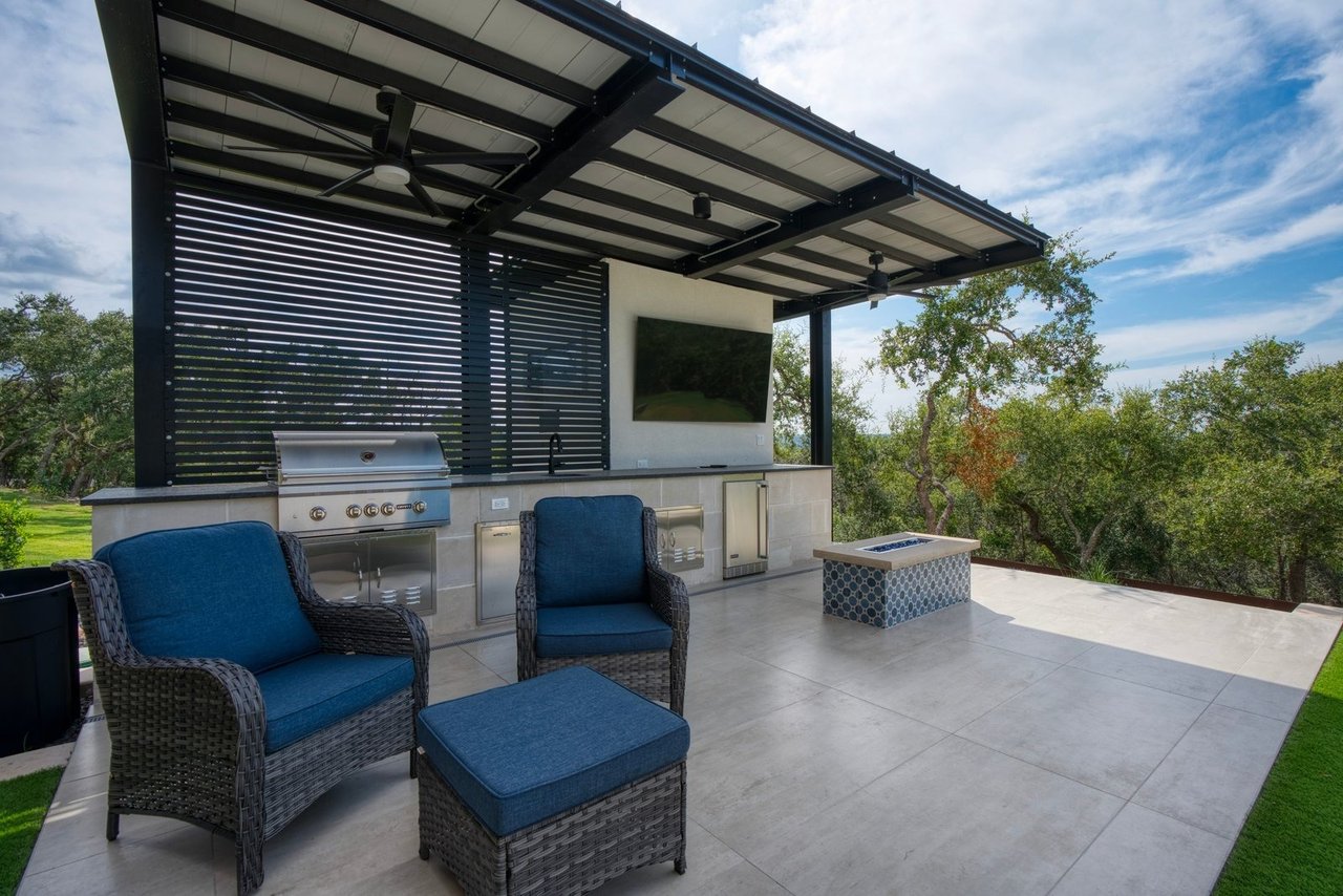 Luxxis Design 1104 Summit