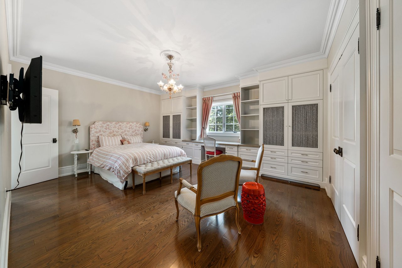Grandeur On Parr Place