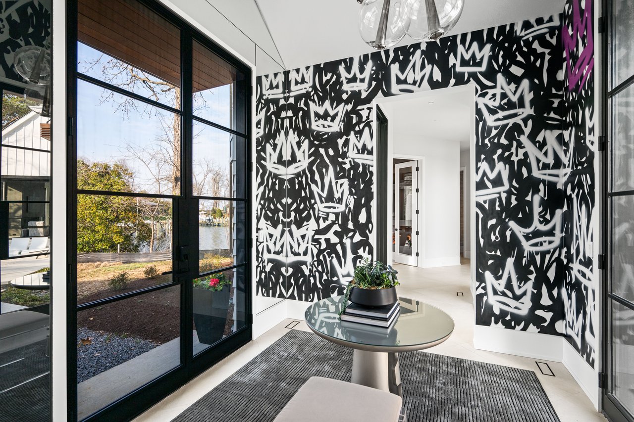 ANNAPOLIS WATERFRONT HOME | LAKE OGELTON WATERFRONT WITH CHESAPEAKE BAY ACCESS