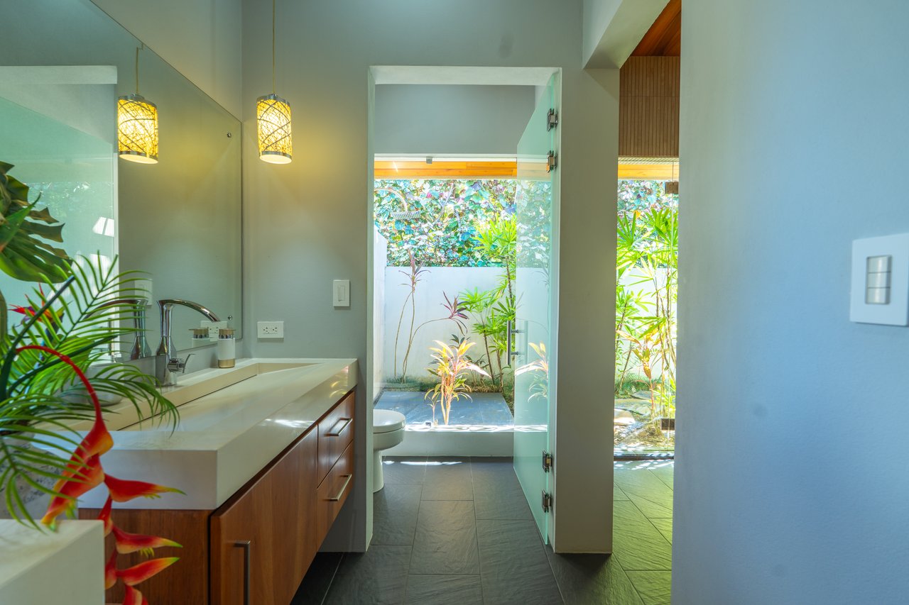 Blue Horizon – luxury ocean-view home in Ojochal, Costa Rica