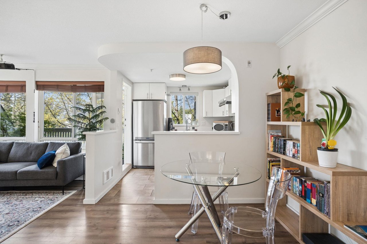 304-6833 Village Green Unit: 304