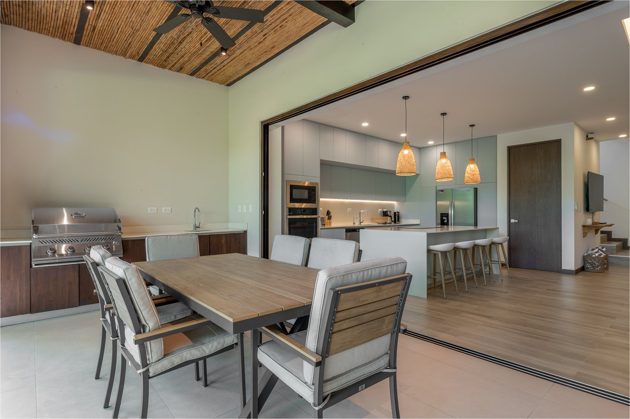 Malinches 27 A/B | Turnkey 6-Bedroom Duplex Investment in Hacienda Pinilla