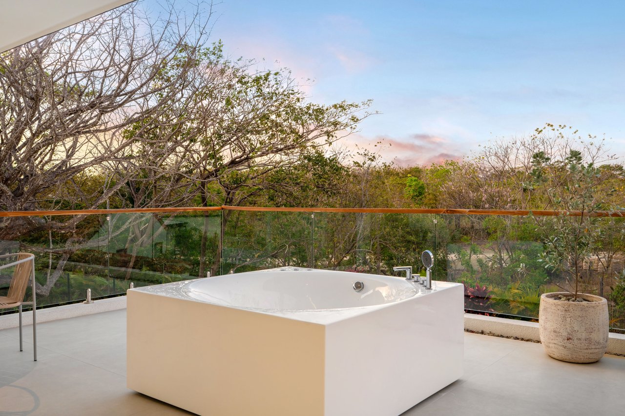 Casa Estrella de Mar | Luxury 5-Bedroom Beachside Home for Sale in Las Golondrinas, Hacienda Pinilla