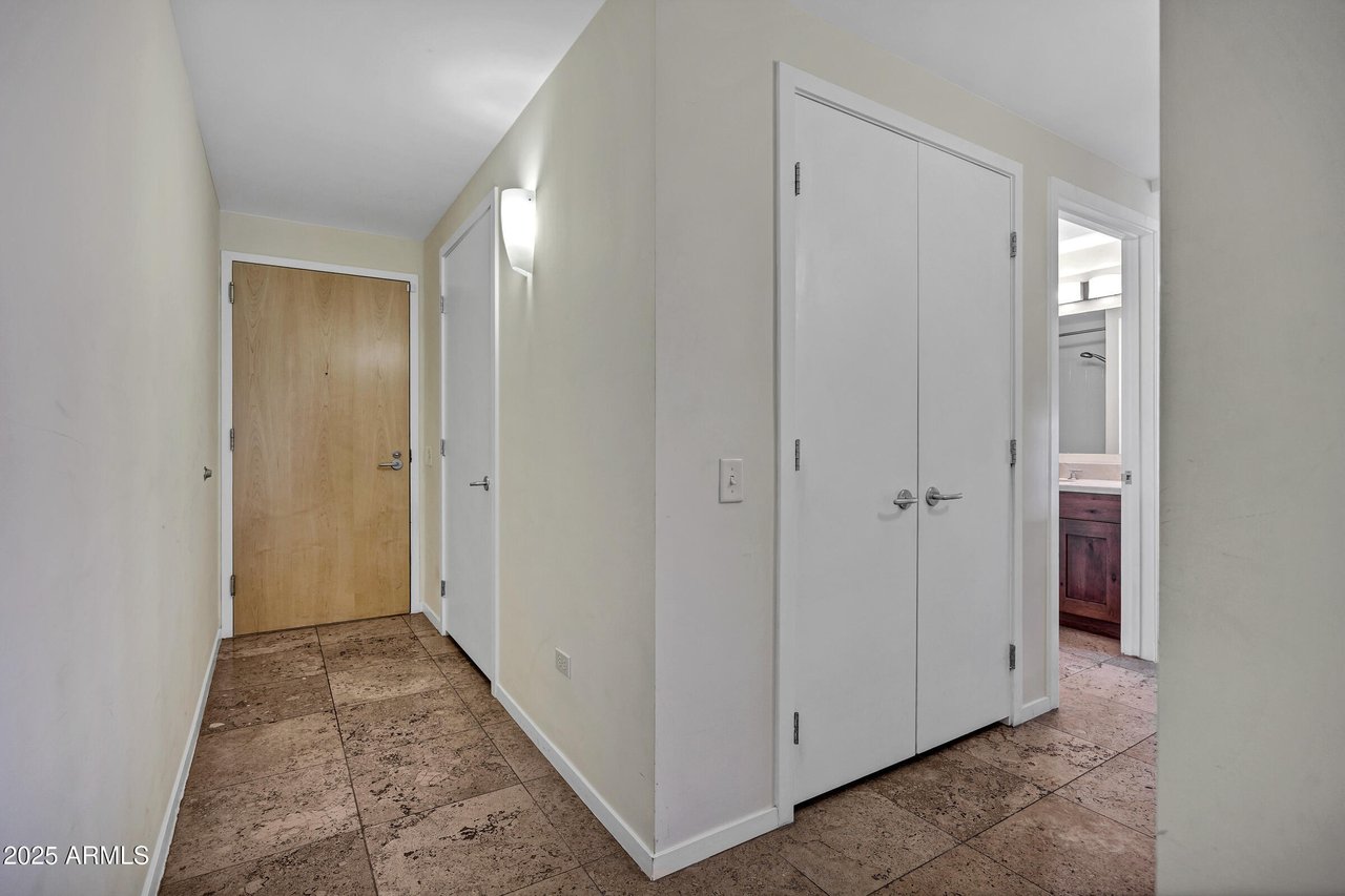 7141 E Rancho Vista Dr, #4005