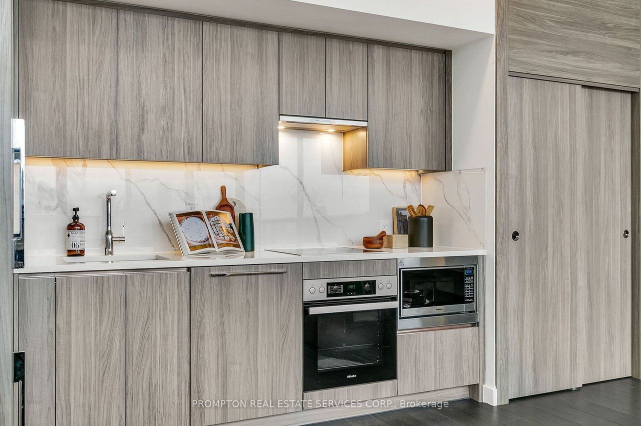 LUXURY PENTHOUSE ON WIDMER