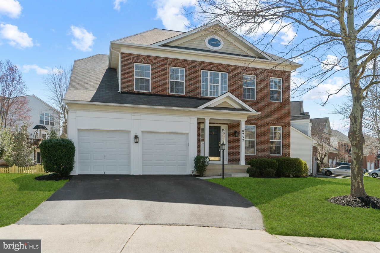18252 Oak Lake Ct