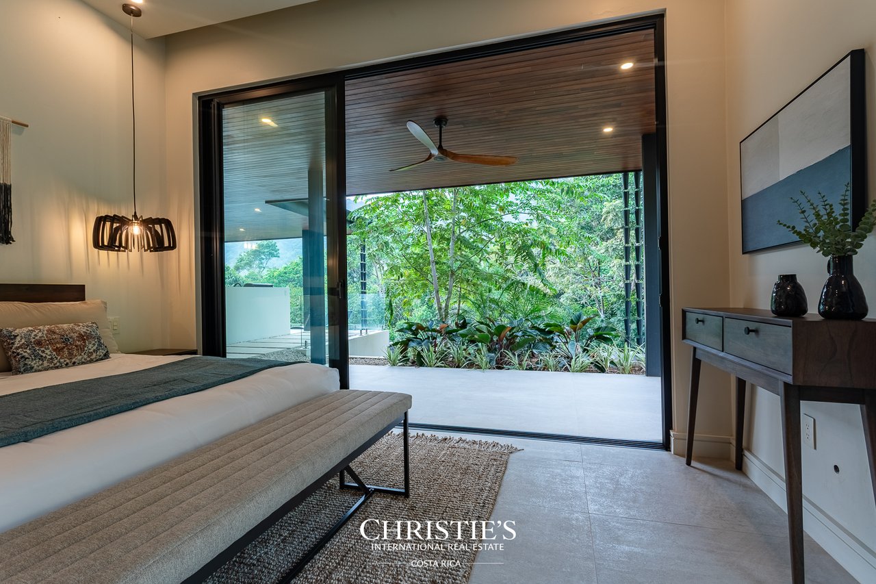 New Modern Tropical Villa 
