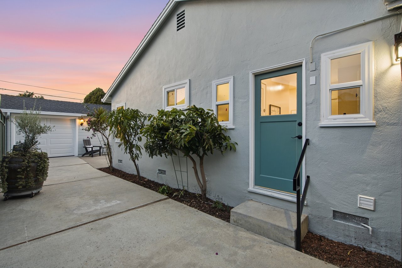 946 Los Padres Boulevard