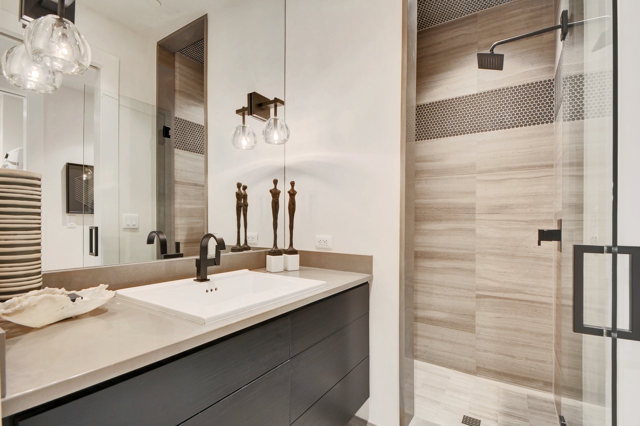 200 Congress Avenue #43ST