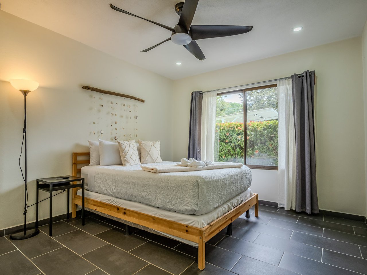 Tropical 3-Cabin Home with Pool and Gardens in the Heart of Uvita