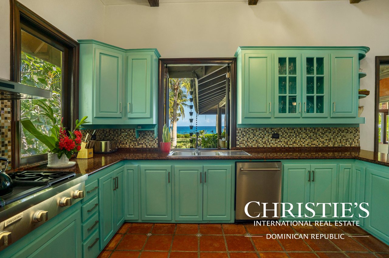 Villa Shangri-la – Caribbean Oceanfront Villa