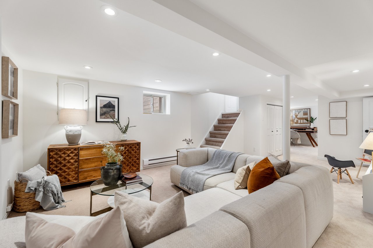 42 HUNT CLUB DRIVE