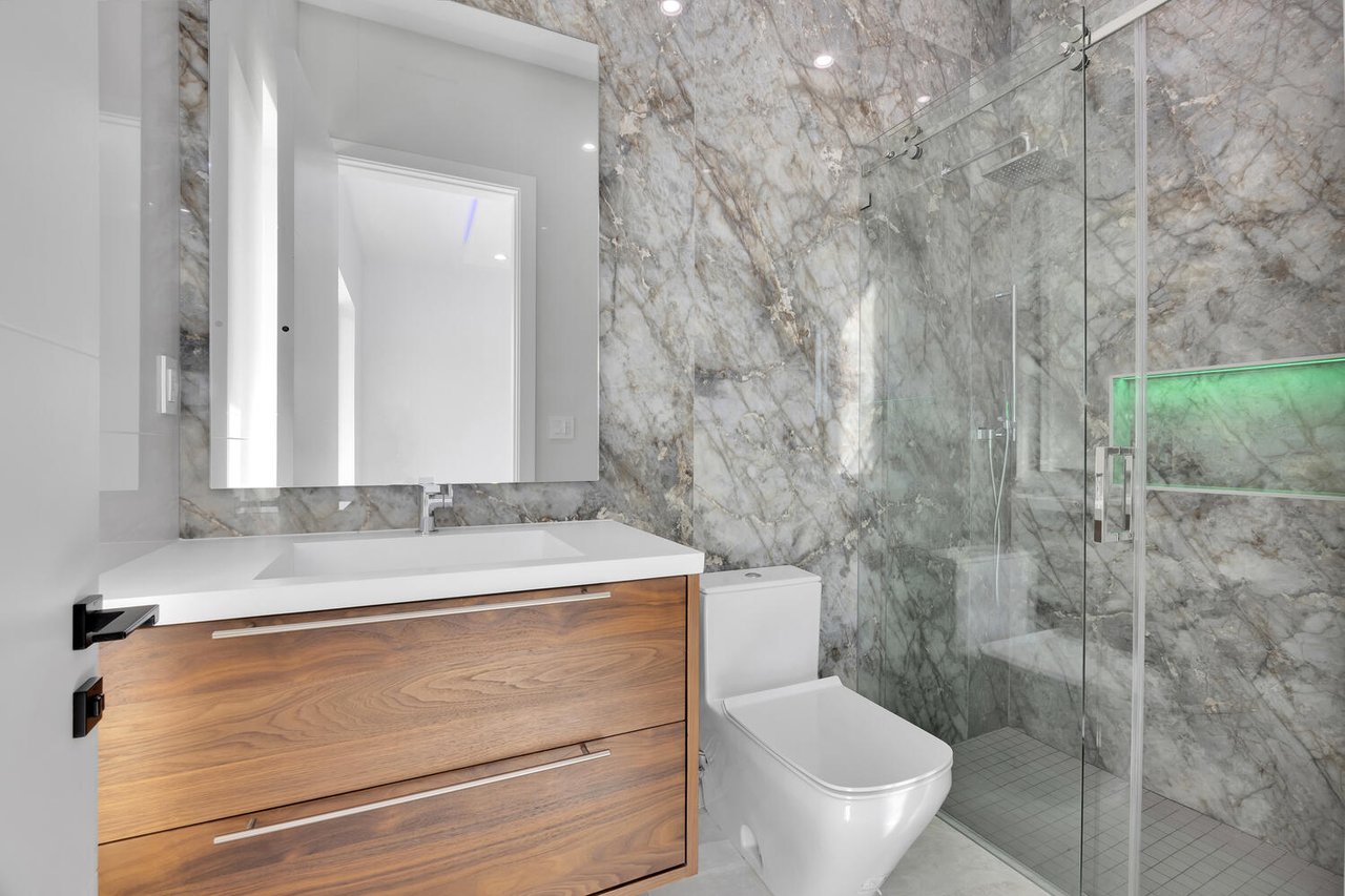 Your Private Resort - Everyday Of The Week