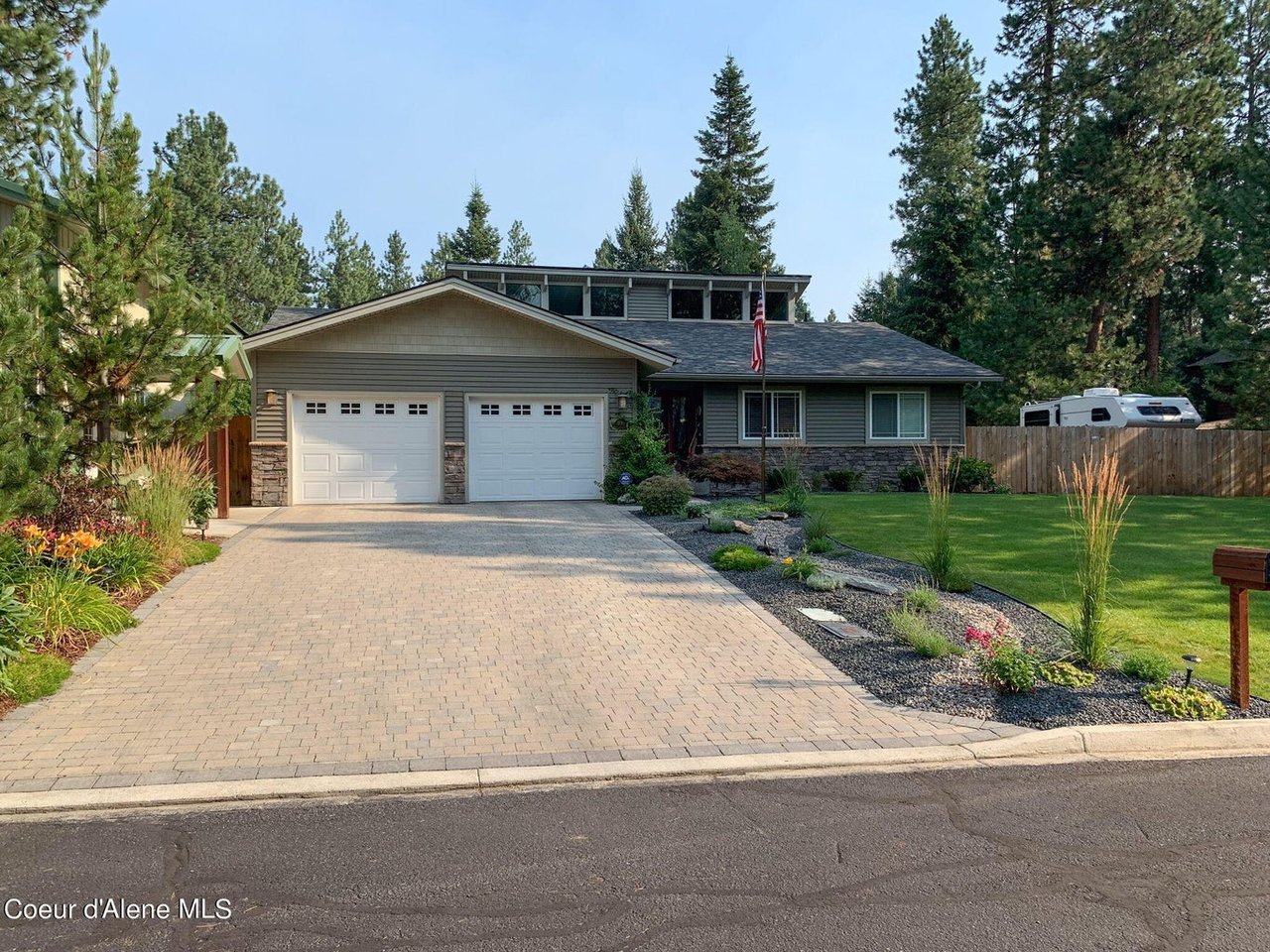 3019 E RIVERCREST DR